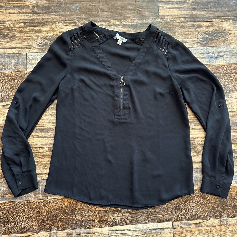 Candie’s | Black Long Sleeve Quarter Zip Blouse (size M)